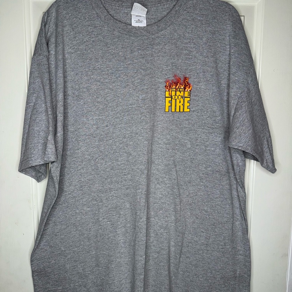 Vintage 2000s 'In The Line Of Fire' T-Shirt Size XL